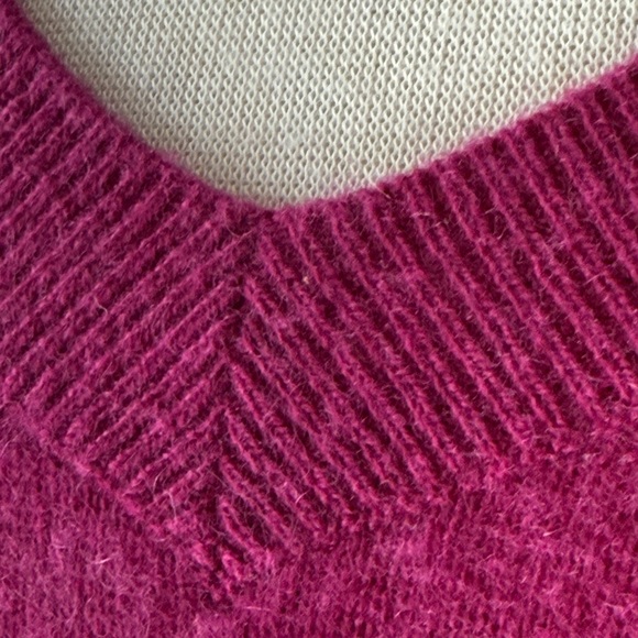 Saks Fuchsia V-Neck Cashmere, M - Picture 8 of 12